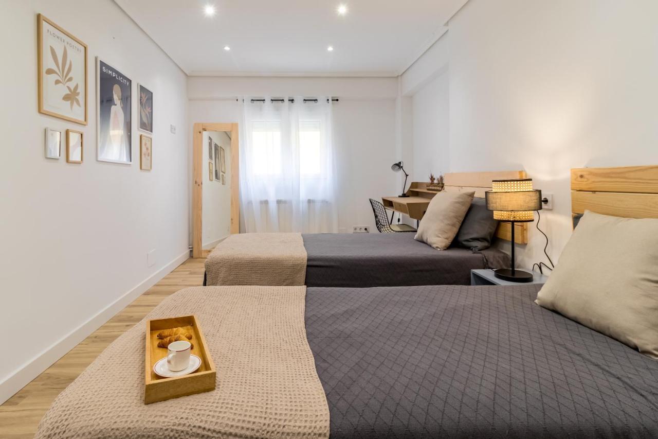 Apartamento Recien Reformado Plaza Del Ayuntamiento Santander Buitenkant foto